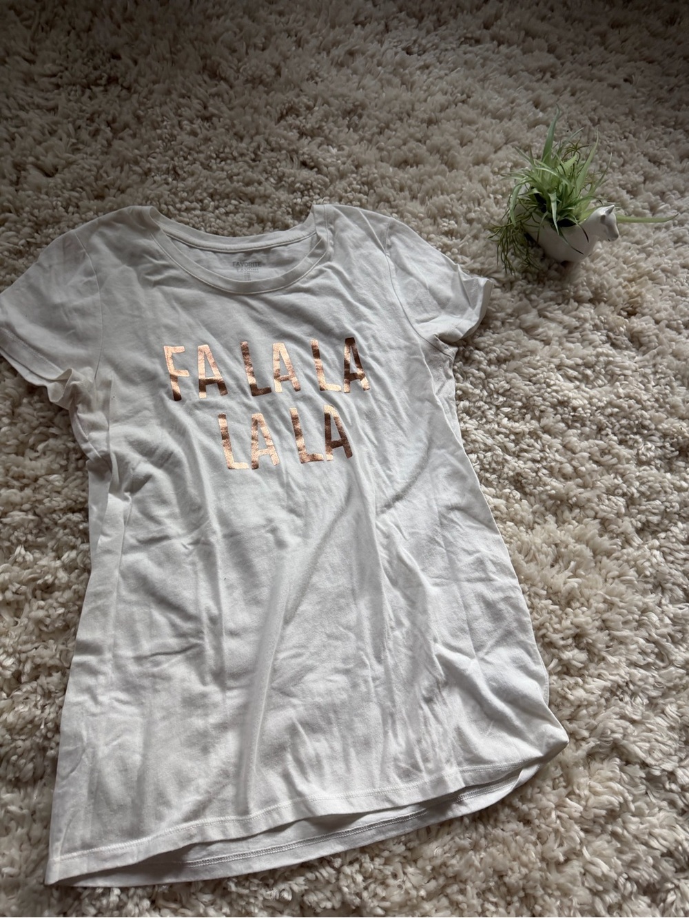 White Short-Sleeve Graphic Xmas Christmas cute Tee with Rose Gold Foil Text
